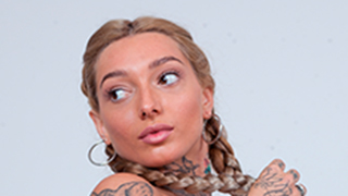 Nefka Blonde